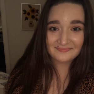 Meet your Posher, Caitlin